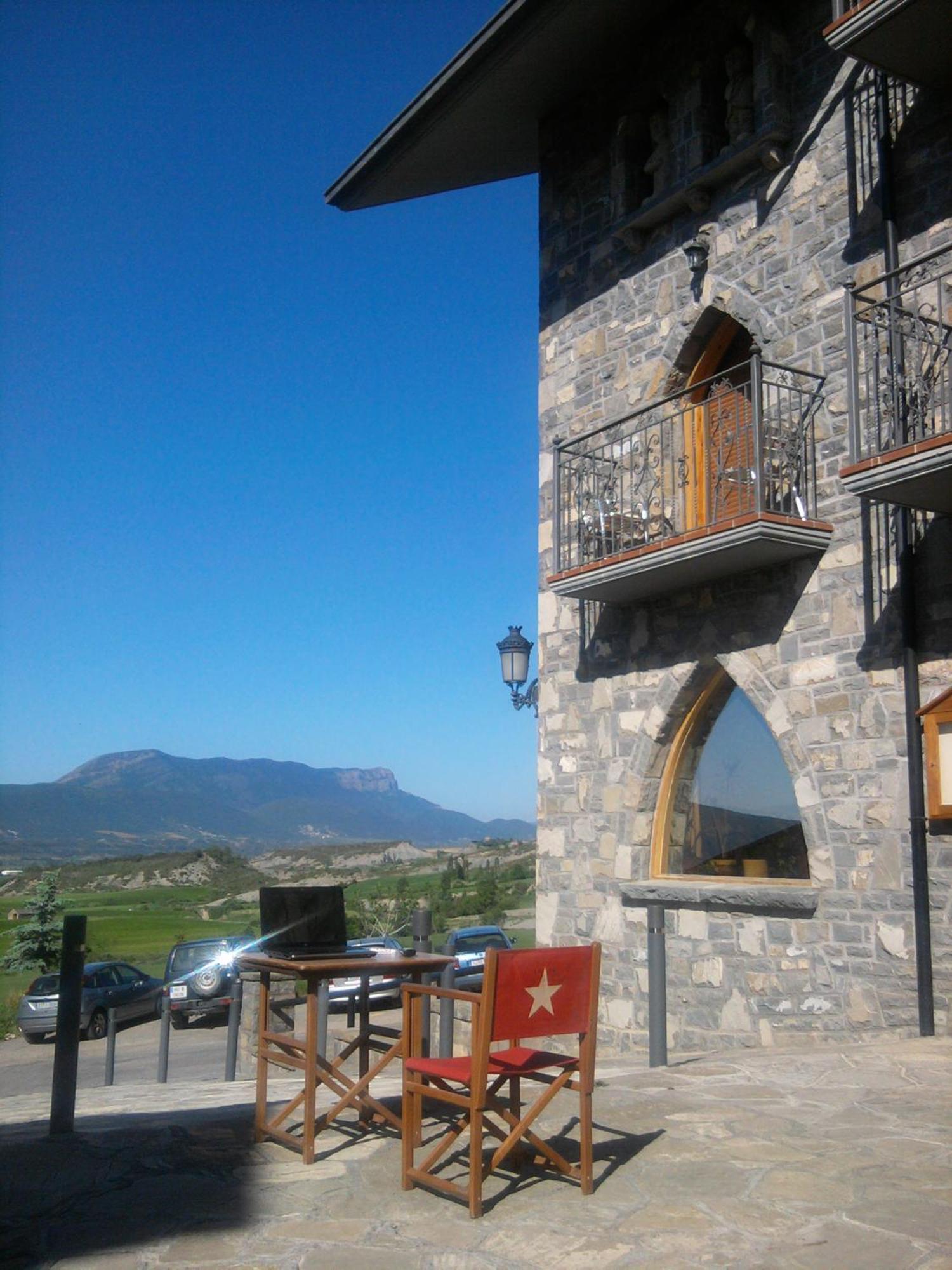 El Churron Larres Exterior photo